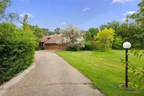 419 Main St, Oakbank, MB 