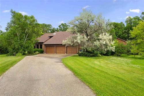 419 Main St, Oakbank, MB 