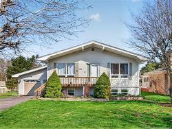 252 Chapelle ST Dieppe, NB E1E 1G6