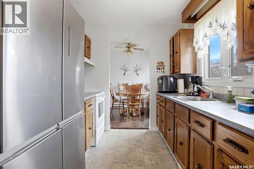 136 Lillis Avenue, Mclean, SK - Indoor Photo Showing Kitchen