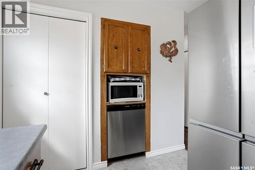 136 Lillis Avenue, Mclean, SK - Indoor Photo Showing Kitchen