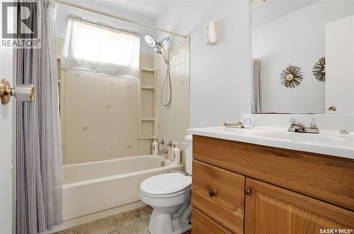 136 Lillis Avenue, Mclean, SK - Indoor Photo Showing Bathroom