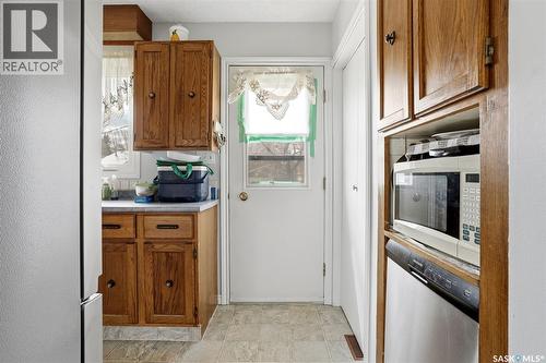136 Lillis Avenue, Mclean, SK - Indoor Photo Showing Kitchen