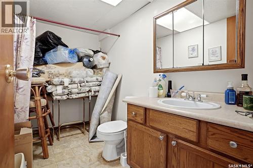 136 Lillis Avenue, Mclean, SK - Indoor Photo Showing Bathroom