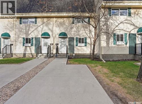15 Killarney Way, Regina, SK - Outdoor