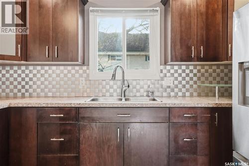 15 Killarney Way, Regina, SK - Indoor Photo Showing Kitchen With Double Sink