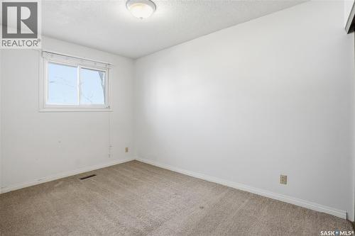 15 Killarney Way, Regina, SK - Indoor Photo Showing Other Room