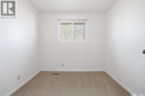 15 Killarney Way, Regina, SK - Indoor Photo Showing Other Room