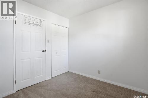 15 Killarney Way, Regina, SK - Indoor Photo Showing Other Room
