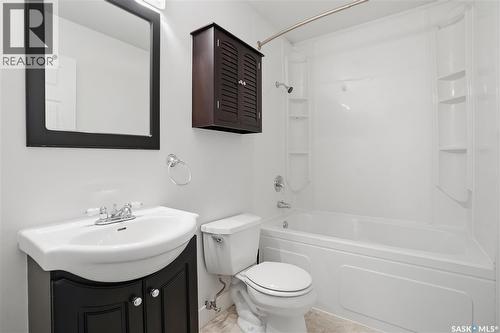 15 Killarney Way, Regina, SK - Indoor Photo Showing Bathroom