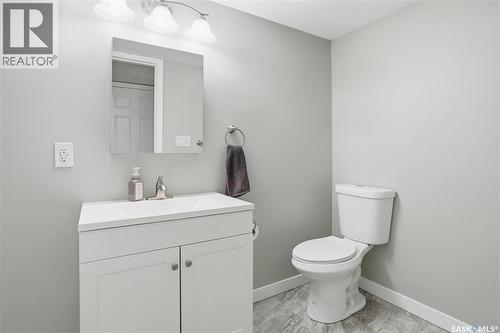 15 Killarney Way, Regina, SK - Indoor Photo Showing Bathroom