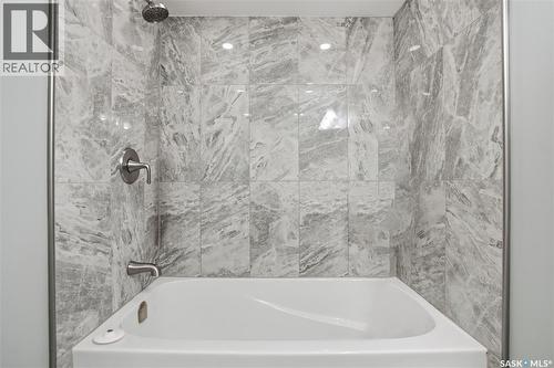 15 Killarney Way, Regina, SK - Indoor Photo Showing Bathroom