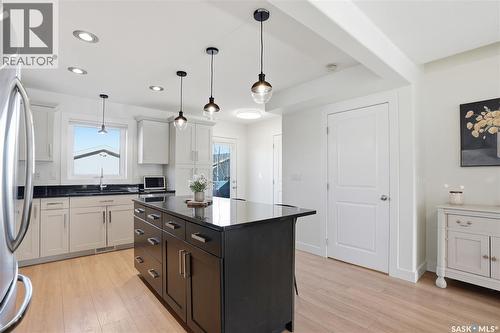 107 Langlois Way, Saskatoon, SK - Indoor Photo Showing Kitchen With Upgraded Kitchen