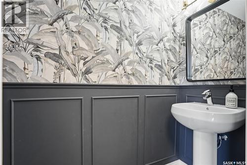 107 Langlois Way, Saskatoon, SK - Indoor Photo Showing Bathroom
