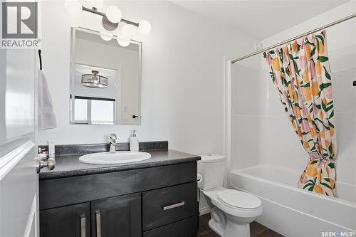 107 Langlois Way, Saskatoon, SK - Indoor Photo Showing Bathroom