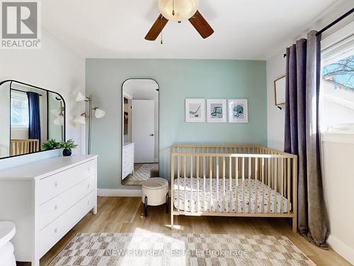 2611 Truscott Drive, Mississauga, ON - Indoor Photo Showing Bedroom