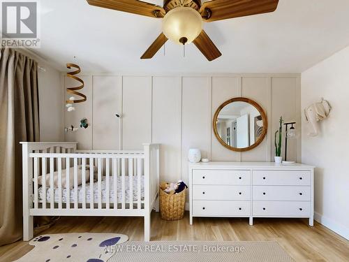 2611 Truscott Drive, Mississauga, ON - Indoor Photo Showing Bedroom
