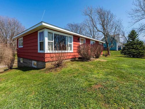 5996 Highway 1, Mavillette, NS 