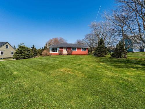 5996 Highway 1, Mavillette, NS 