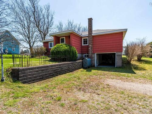 5996 Highway 1, Mavillette, NS 