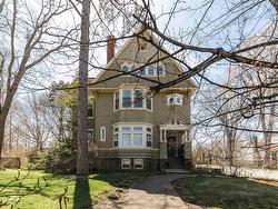 870 Young Avenue  Halifax, NS B3H 2V7