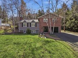 39 Robert Street  Fall River, NS B2T 1H7