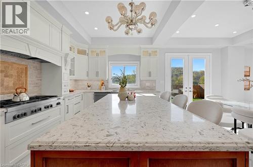7 Riesling Court, Hamilton, ON - Indoor Photo Showing Kitchen With Upgraded Kitchen