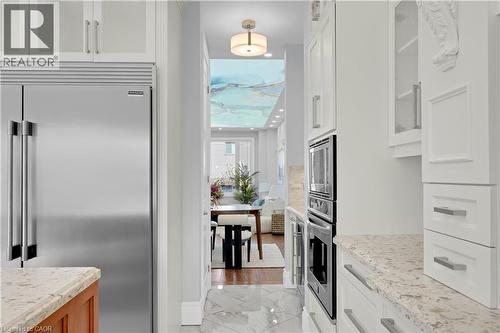 7 Riesling Court, Hamilton, ON - Indoor Photo Showing Kitchen
