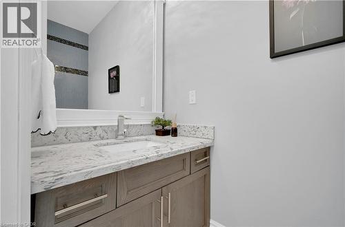 7 Riesling Court, Hamilton, ON - Indoor Photo Showing Bathroom