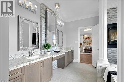 7 Riesling Court, Hamilton, ON - Indoor Photo Showing Bathroom