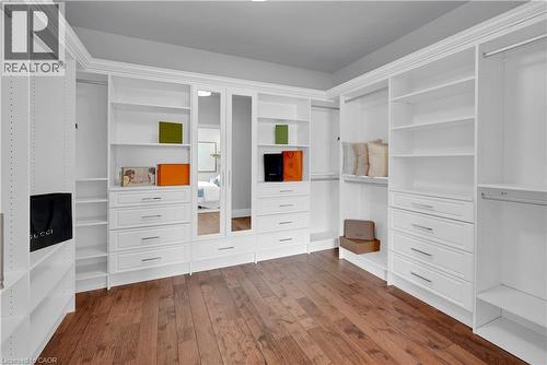 7 Riesling Court, Hamilton, ON - Indoor