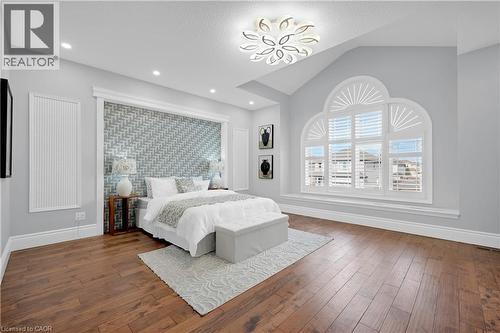 7 Riesling Court, Hamilton, ON - Indoor Photo Showing Bedroom