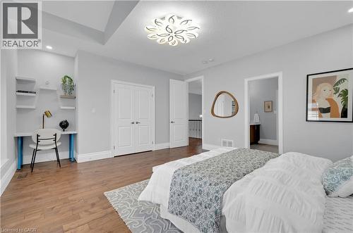 7 Riesling Court, Hamilton, ON - Indoor Photo Showing Bedroom