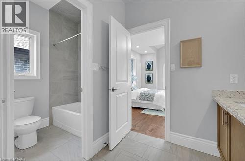 7 Riesling Court, Hamilton, ON - Indoor Photo Showing Bathroom