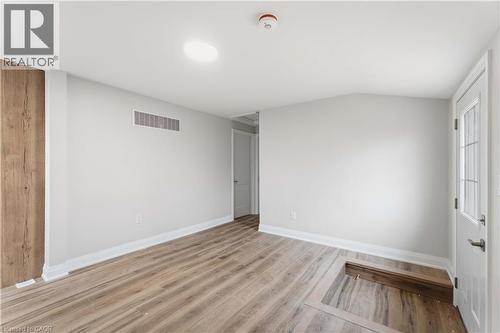 124 Mcelroy Road E Unit# 2, Hamilton, ON - Indoor Photo Showing Other Room