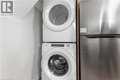 124 Mcelroy Road E Unit# 2, Hamilton, ON - Indoor Photo Showing Laundry Room