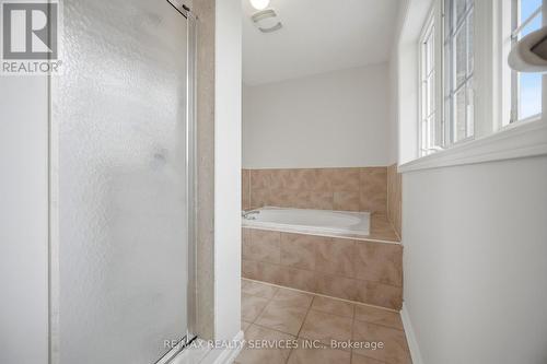 21 Upper Highlands Drive, Brampton, ON - Indoor Photo Showing Bathroom