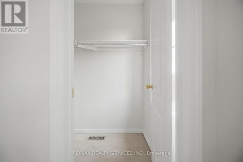 21 Upper Highlands Drive, Brampton, ON - Indoor
