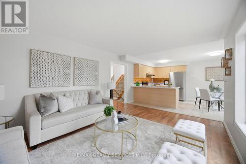 21 Upper Highlands Drive, Brampton, ON - Indoor Photo Showing Living Room