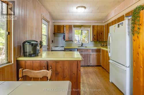 100 Nottawaga Drive, Tiny, ON - Indoor Photo Showing Kitchen