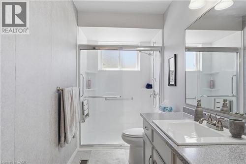 13 Fallingbrook Drive, Fonthill, ON - Indoor Photo Showing Bathroom
