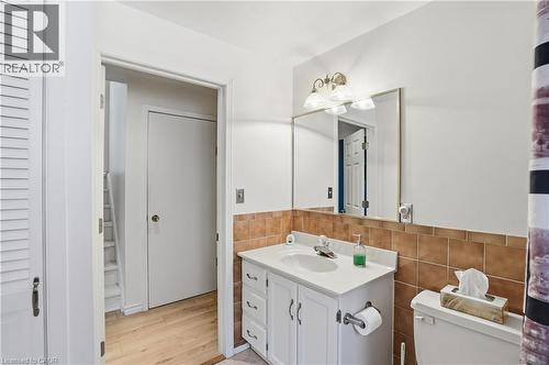 13 Fallingbrook Drive, Fonthill, ON - Indoor Photo Showing Bathroom