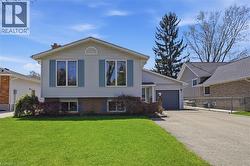 13 FALLINGBROOK Drive Fonthill, ON L0S 1E1