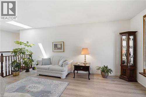 13 Fallingbrook Drive, Fonthill, ON - Indoor