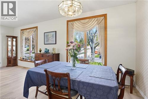 13 Fallingbrook Drive, Fonthill, ON - Indoor Photo Showing Dining Room