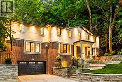 52 ROXBOROUGH Drive Toronto, ON M4W 1X1