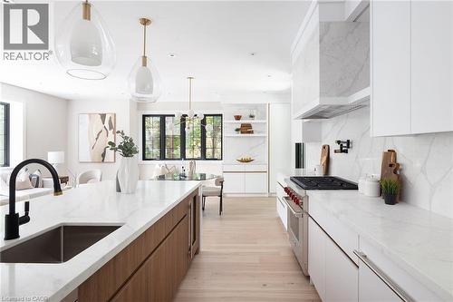 52 Roxborough Drive, Toronto, ON - Indoor Photo Showing Kitchen With Upgraded Kitchen