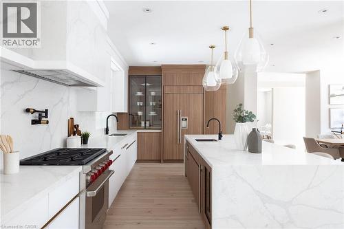 52 Roxborough Drive, Toronto, ON - Indoor Photo Showing Kitchen With Upgraded Kitchen