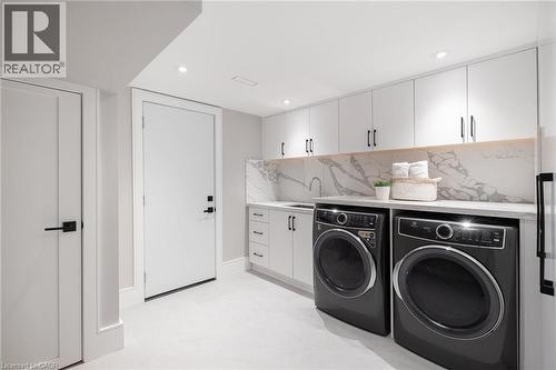 52 Roxborough Drive, Toronto, ON - Indoor Photo Showing Laundry Room