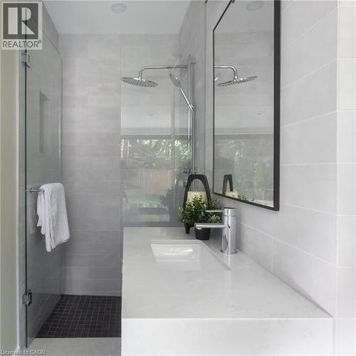 52 Roxborough Drive, Toronto, ON - Indoor Photo Showing Bathroom